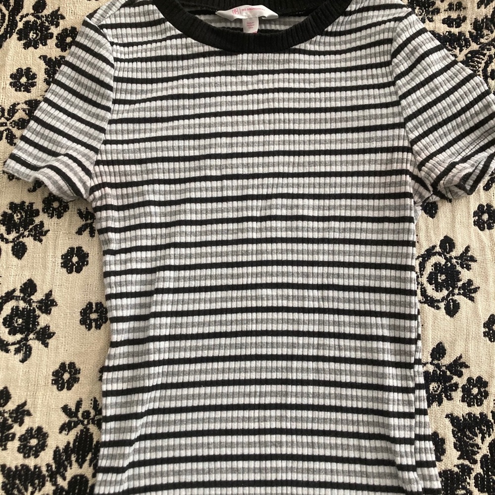 Striped XS nineties style knit tee